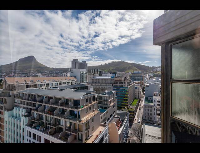 2 BEDROOM APARTMENT RENTED IN CAPE TOWN CITY CENTRE
